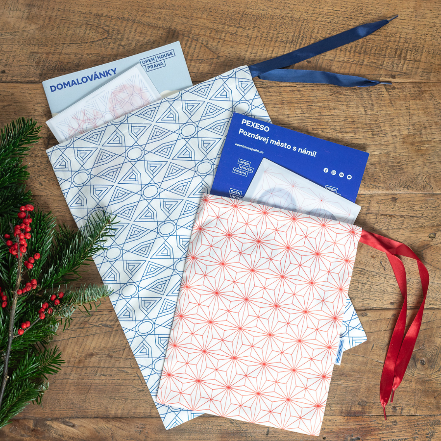 Ručně šité látkové pytlíky Open House Praha s architektonickými motivy