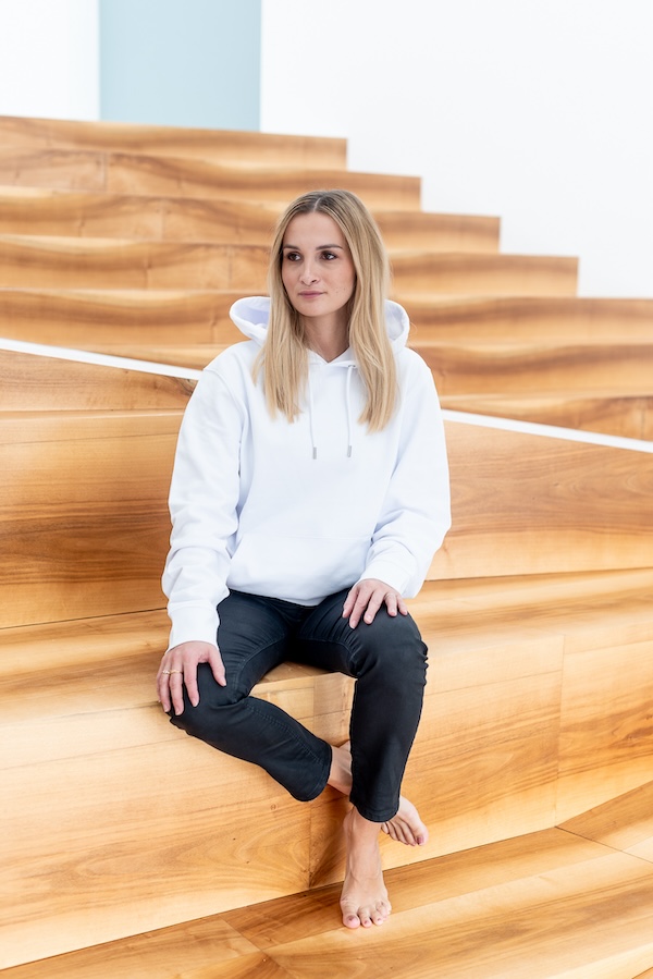 mikiny švarcplán bílé