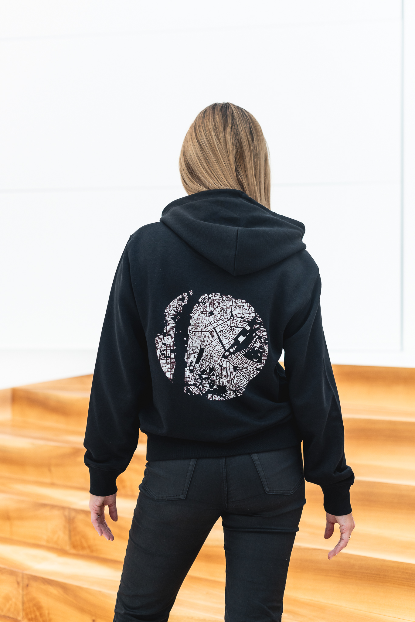 mikina švarcplán prahy černá