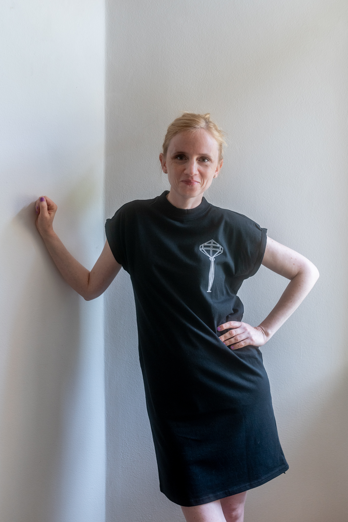 trikošaty lucerna černé